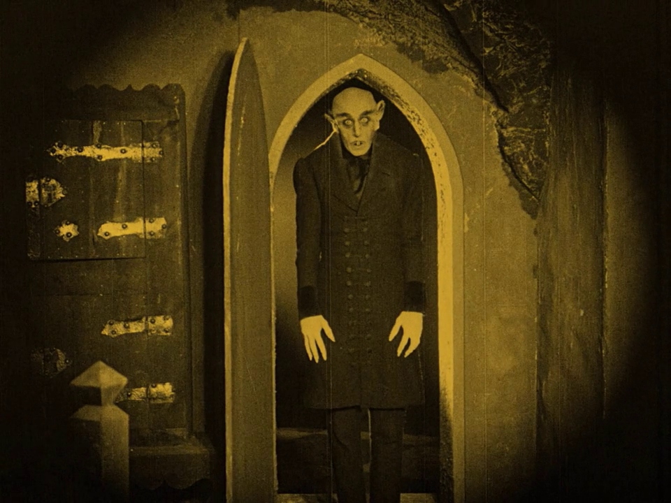 Horror iconography — Count Orlok in the archway in Nosferatu